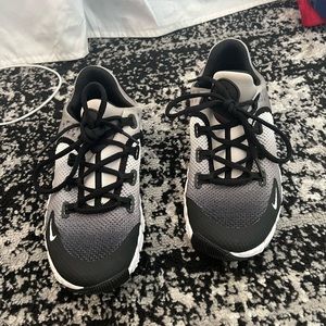 Nike metcon sneakers only worn 3 times make an offer!
